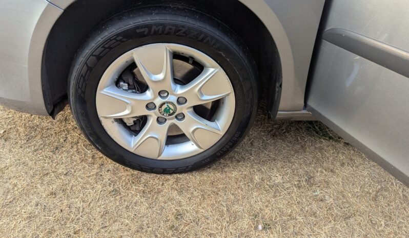 
								SKODA ROOMSTER SE TDI CR 90 2013 SKU99 full									