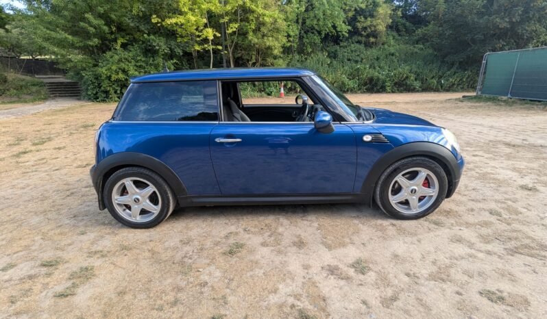 
								MINI Cooper 2008 3 Door Hatchback SKU982 full									