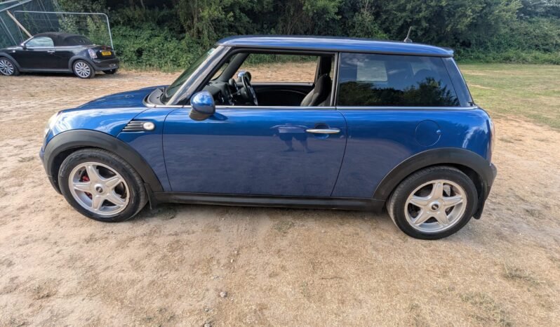 
								MINI Cooper 2008 3 Door Hatchback SKU982 full									