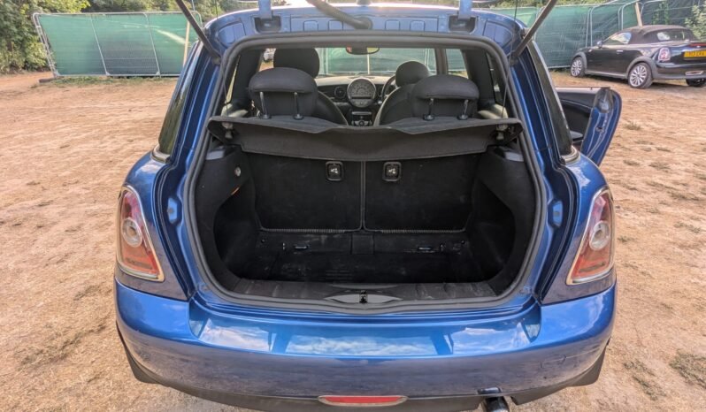 
								MINI Cooper 2008 3 Door Hatchback SKU982 full									