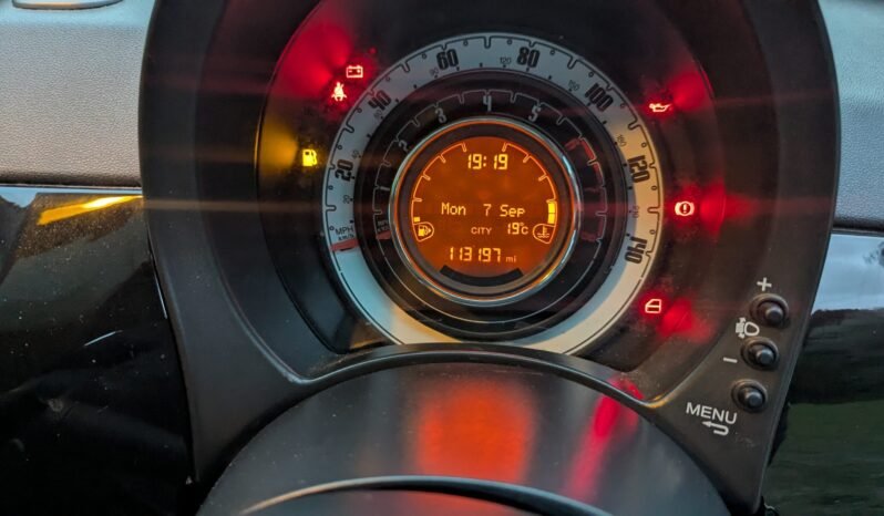 
								FIAT 500 Lounge 2015 SKU1009 full									